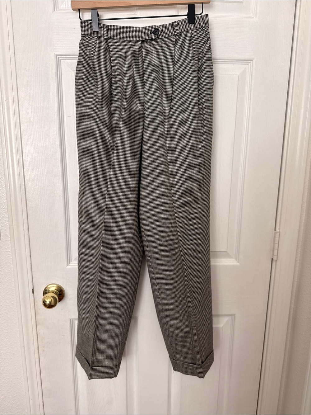 Vintage Talbots Wool Petite size 6 Pleated Houndstooth Pants